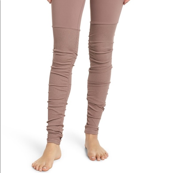 SOLD || Alo Yoga Goddess Leggings in Smoky Quartz - S - Picture 4 of 7